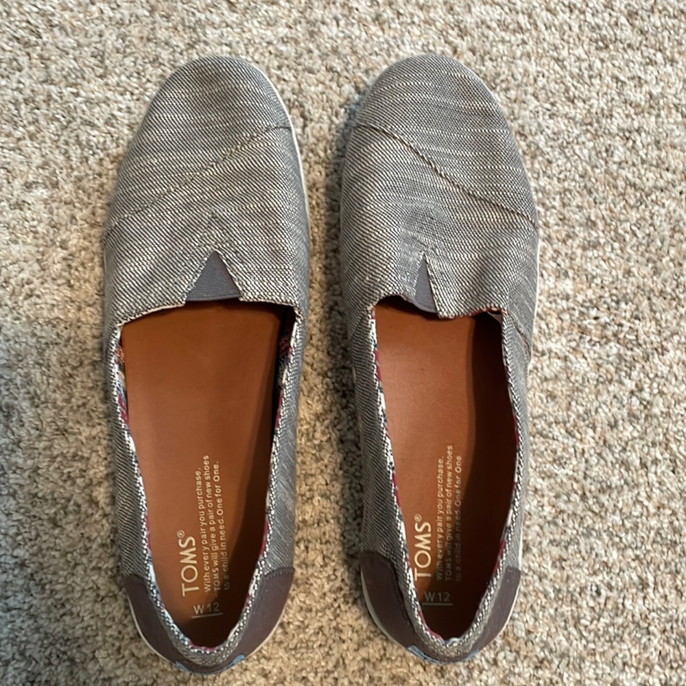 Toms